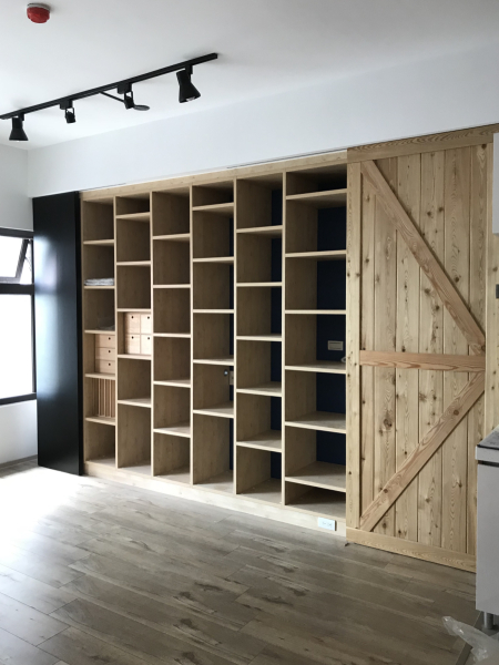 輕工業 無印風 客廳書牆