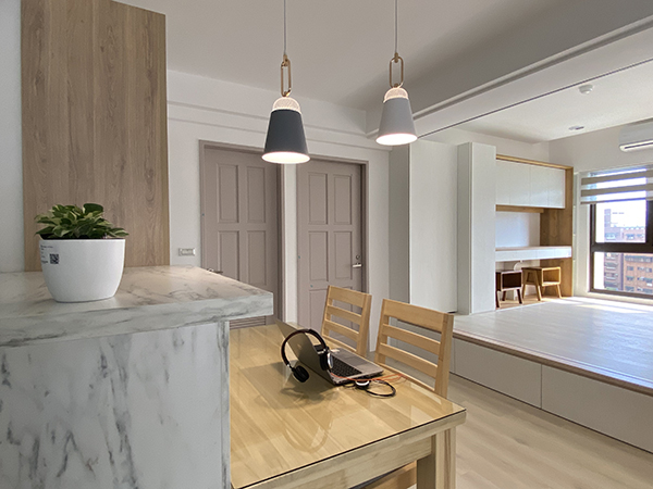 現代北歐風設計裝潢_吧檯選擇以仿大理石的系統板材製作│狸樂聚x樂活輕裝修